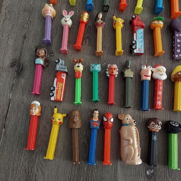 Lot of 43 Pez Candy Dispensers - Picture 4 of 5